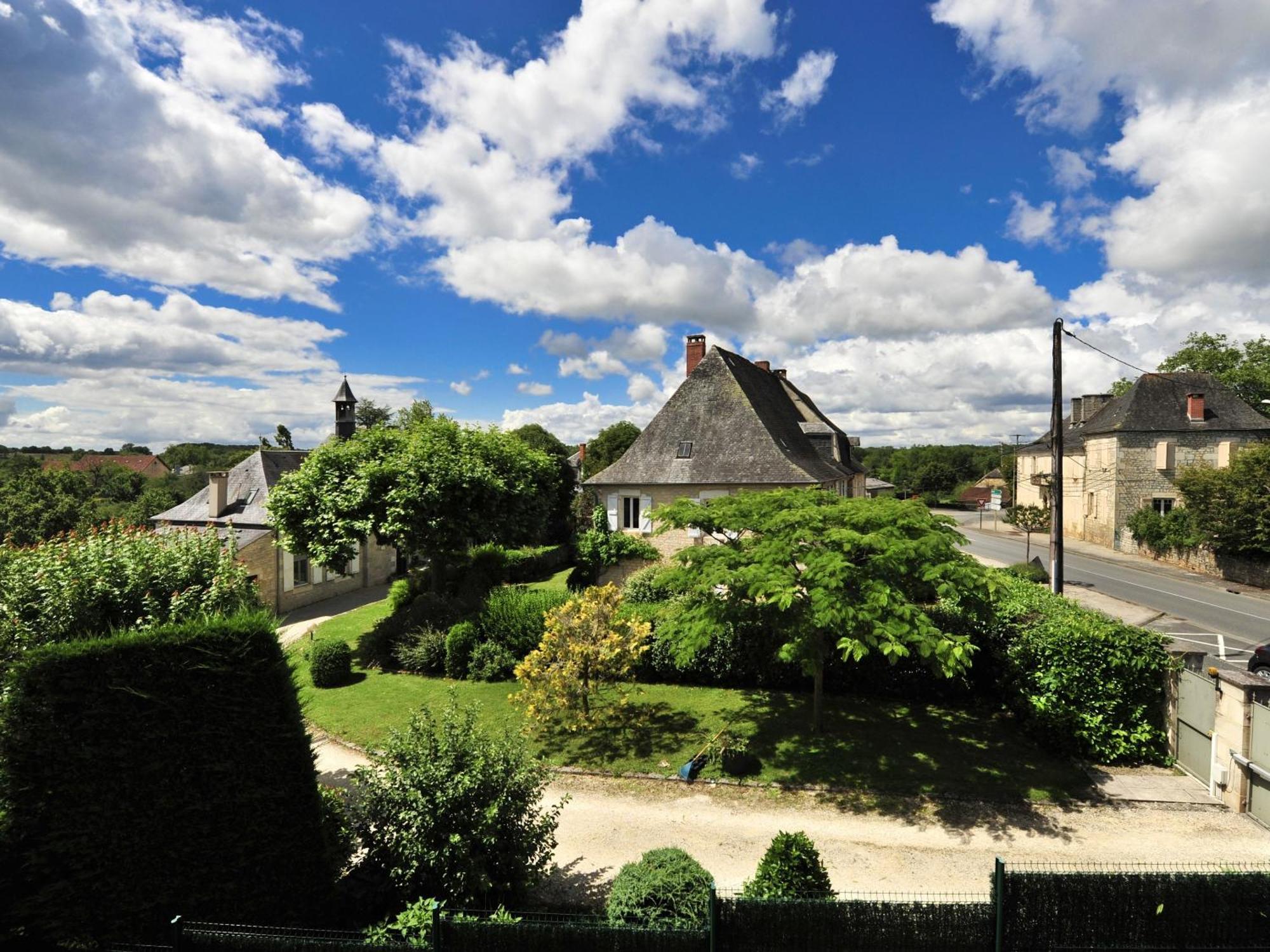 Auberge D'Ici Et D'Ailleurs Cressensac-Sarrazac エクステリア 写真