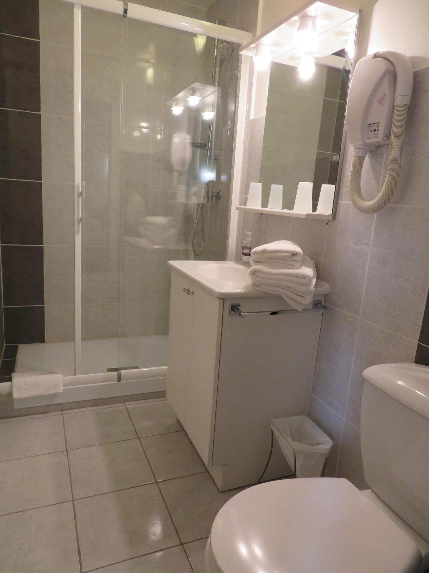 Auberge D'Ici Et D'Ailleurs Cressensac-Sarrazac 部屋 写真